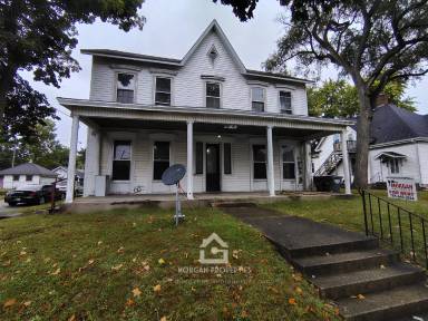 Main picture of 130 W 5th St