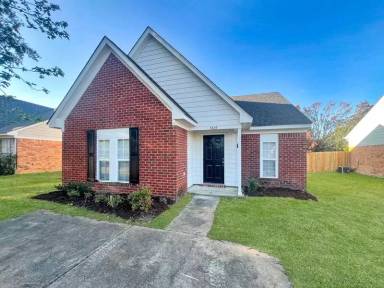 Main picture of 5669 Kaitlyn Dr W