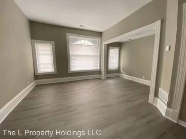 Main picture of 110 W Oak St Apartments