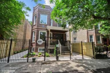 Main picture of 5816 N Ridge Ave