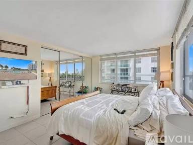 Main picture of The Carriage Club North Condo
