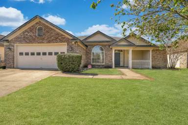 Main picture of 125 Hopeland Dr