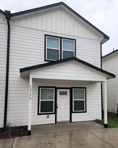 Main picture of 5219 E Houston Rd