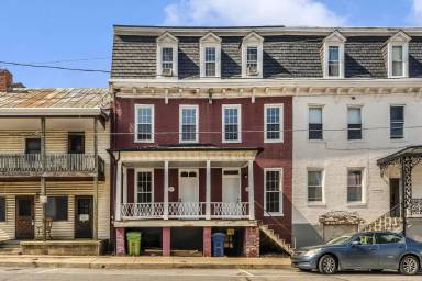 Main picture of 68 S Main St