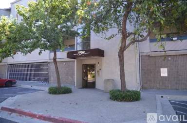 Main picture of 1280 Stanhope Ln