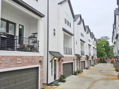 Main picture of 954 Fisher St