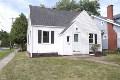 Main picture of 2258 Portsmouth Ave