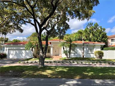 Main picture of 1425 Trillo Ave