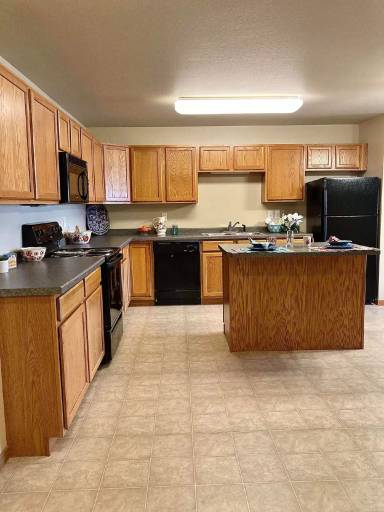 Main picture of 940 W Turnpike Ave