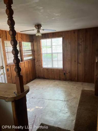 Main picture of 1821 N Mitchell Dr