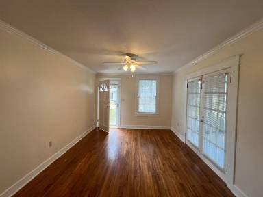 Main picture of 843 Ingleside Dr