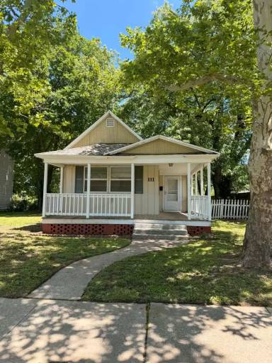 Main picture of 111 N Gray Ave