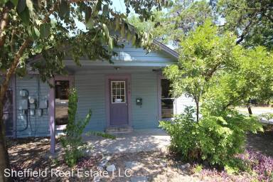 Main picture of 904 Possum Trot St