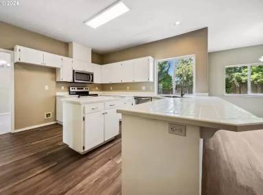 Main picture of 7811 SW 171st Pl