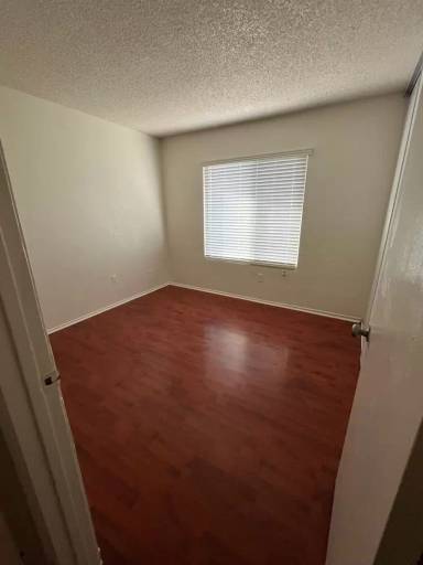 Main picture of 24420 Myers Ave