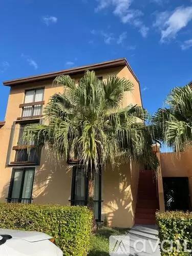 Main picture of LYNBROOK COURT CONDO PH I