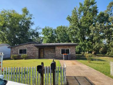 Main picture of 1002 E F St
