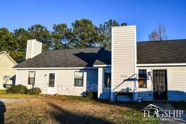 Main picture of 2108 E 3rd St