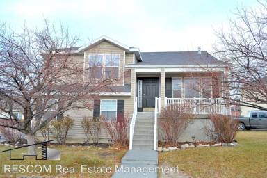 Main picture of 141 Aparicio Dr