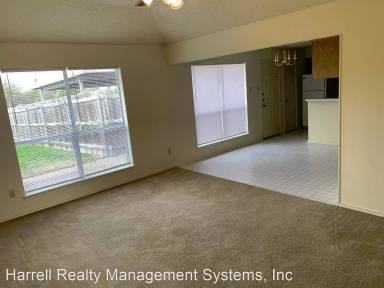 Main picture of 9001 Royal Ln