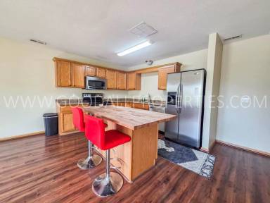 Main picture of 3011 SW Sharmin Ln