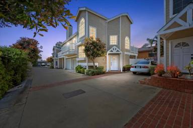 Main picture of 2547 Orange Ave