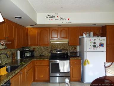 Main picture of 8700 SW 133rd Avenue Rd