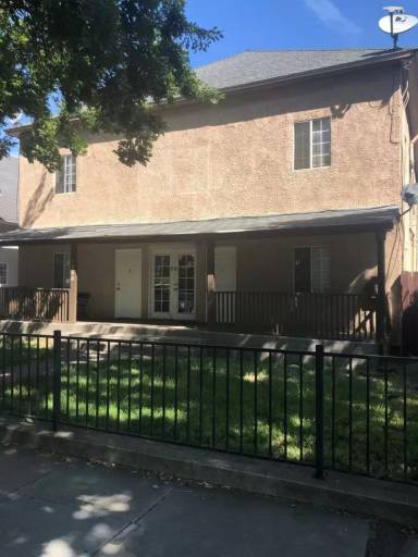 Main picture of 1560 Montgomery St