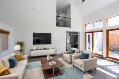 Main picture of 606 W 32nd St