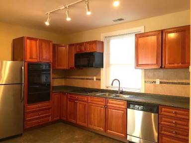Main picture of 2180 W Giddings St