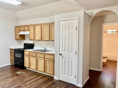 Main picture of 1628 Gordon St