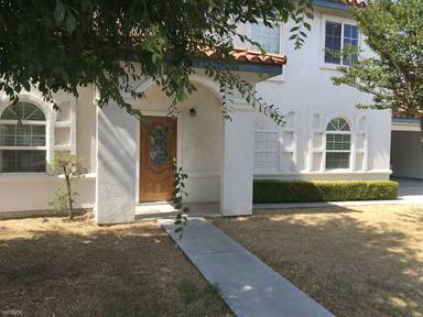 Main picture of 923 Royal Oaks Dr