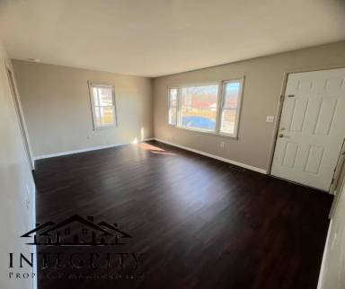 Main picture of 802 Broadway St