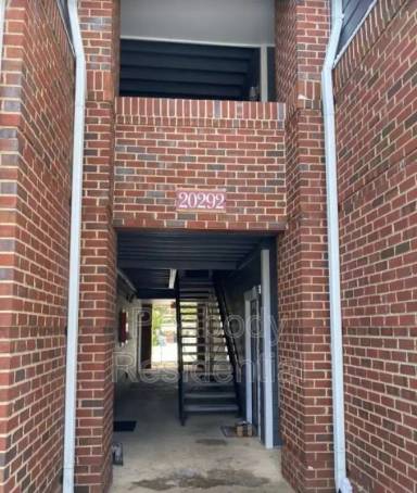 Main picture of 20292 Beechwood Ter