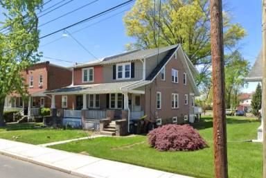 Main picture of 332 W Walnut St