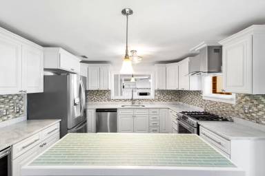 Main picture of 370 10th St