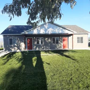 Main picture of 709 S Oak St