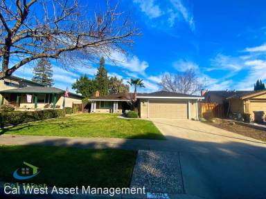 Main picture of 919 Foothill Dr