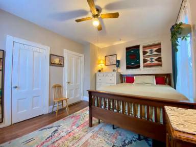 Main picture of 154 Hudson St