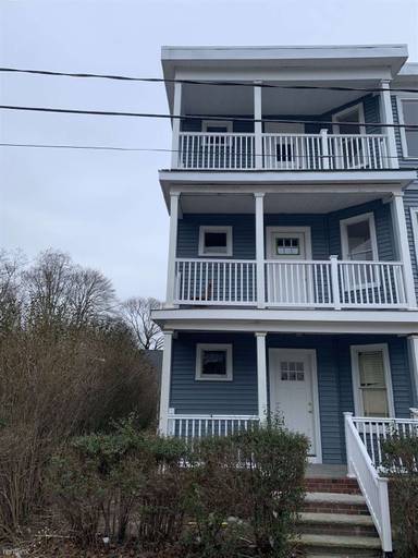 Main picture of 50 Howard Sq