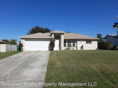 Main picture of 907 SW 29th Ter
