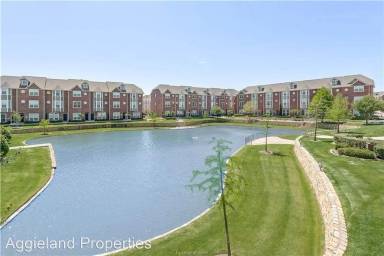 Main picture of Lakeridge Townhomes