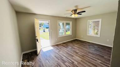 Main picture of 2704 7th Ave SW