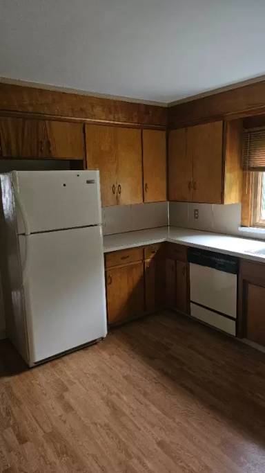Main picture of 233 S Swan St