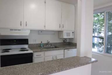 Main picture of 2 California St