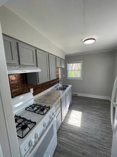 Main picture of 2160 Ulen Ln