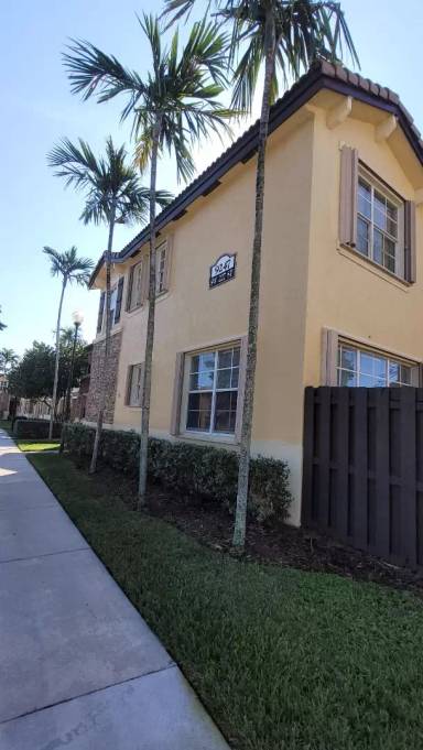 Main picture of The Shores Condominum