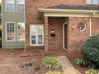 Main picture of 335 S Cherry St