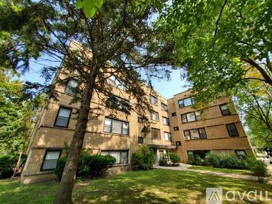 Main picture of 2950 W Arthur Ave
