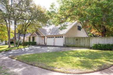 Main picture of 4607 Bridlewood Dr